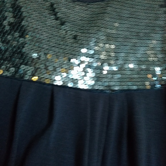 Top - Picture 3 of 4